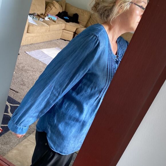 TALBOTS NWOT Tercel lyocell long sleeve tie crew neck chambray button cuff - Picture 7 of 9